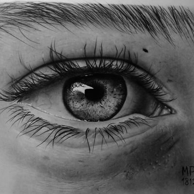 I am a Nigerian pencil Drawing artist and I seek to capture the true essence of my subjects.