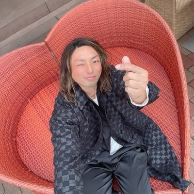 anikivillage's profile picture. ☀️歩くパワースポット☀️ オンラインサロンオーナー、言語家、講演家、マインド講師、ビジネスコンサルタント。講演活動期間8年、参加者は延べ34000人に登る。