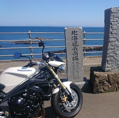 Dirty Hard Core

特別な事は何もしていない。

上には上が居る、常に謙虚に控えめに。

バイクにハマり中なアラフォーのおじさんです。

ZRX400からTRIUMPHに乗り替えました。