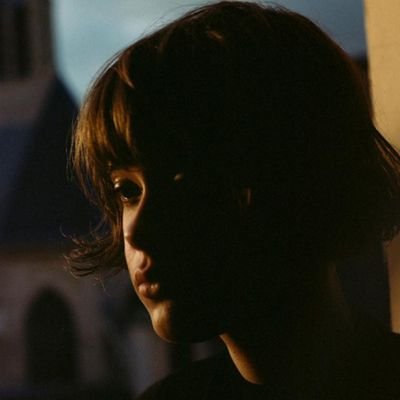 Qiaomu00's profile picture. 摄影是光的艺术，恰到好处的孤独是美好
             广州摄影师📷，专注情绪写真，择优互勉，约拍请私信，口嗨勿扰！！推广自辨真假