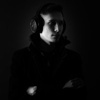 🎙 Caster CS2
🔨Junior 3D Artist (ucze się ok?)
Serwer nad którym pracuję:
https://t.co/lz5U7RyZbF