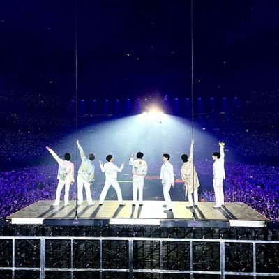 @BTS_twt
@TeamworkmakestheDreamwork🏆🎉
@BTSARMYFOREVER📌