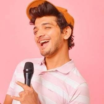Multitalented Munawar Faruqui is a Comedian Shayar Rapper Stragestic Gamer Heartthrob Adorable Caring Real Religious Kind loveable Humourous Handsome Person