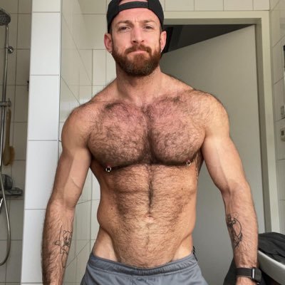 KarlBowe84's profile picture. CrossFitter, dancer, model, content creator.