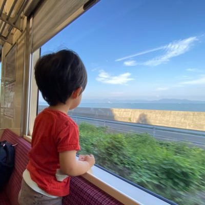 2021年10月〜行政書士試験挑み2023年度合格🌸一貫して伊藤塾生📚フルタイム勤務。5歳3歳子育て中。なのに兼業で開業。体力と睡眠時間の確保温存が永遠の課題。日々少しでもやれる事をコツコツと。一歩一歩着実に。