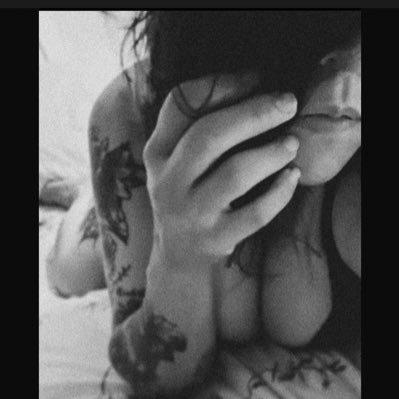 Photographe/La sensualité n’a de limite que celle qu’on lui impose. JE NE RÉPOND PAS AUX MP ✌️