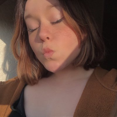 emylilou1's profile picture. 