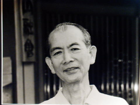 相田 みつを（あいだ みつを、本名：相田 光男、1924年5月20日 - 1991年12月17日）は、詩人・書家。