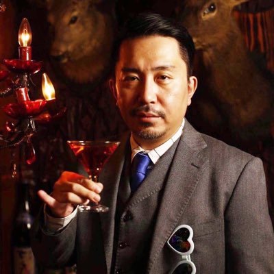 日本のおじさん。株式会社アドウェイズと株式会社おくりバントいう会社で働いています。中野スミス所属バーテン。アーシー剛の名前で絵を描いたりもします。お仕事、取材の依頼はぜひお便りください。 https://t.co/yJb8I1dnyt