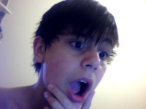 Pessoas Nascendo e outras morrendo , até quando ficarei te querendo ? . Follow-me , siga-me , segue eu =]