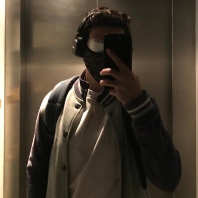 Joueur posé qui aime explorer les jeux à son rythme sans crier, sans tryhard, mais toujours avec curiosité (et un peu de mauvaise foi quand le jeu triche)