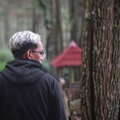 AshbenYgMahaEsa's profile picture. Green light, grey morning