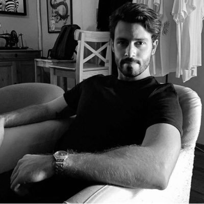 a_nmq8's profile picture. يجهلني القاع ما تجهلني القمة ..