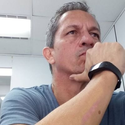 En la vida hay que saber de todo un poco, escribo y pongo lo que me de la gana ademas nacimos para ser felices, no para ser perfectos. ɐlǝnzǝuǝΛ.