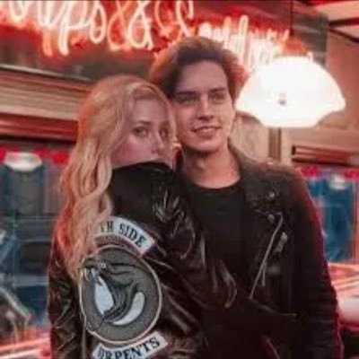 bugheadbussy's profile picture. Jughead- “Now that I’m the serpant king… I was wondering how you felt about being my serpent.” Season 2, Episode 22 💕💕