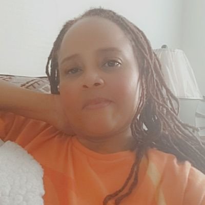 mzsunsh1ne's profile picture. 