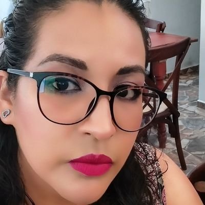 soy consultora de belleza independiente Mary Kay, y deseo ayudarte de alguna manera a través de mis servicios en línea, y sin salir de casa!