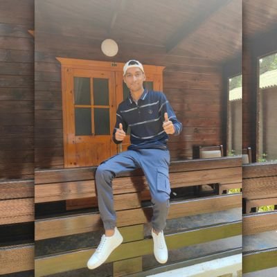 PM98927's profile picture. Available 😊