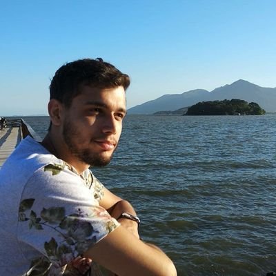 elomir_jr's profile picture. coding some stuff on a random place