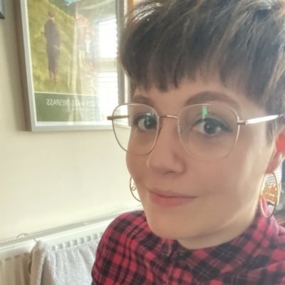 Disabled lefty queer vegan working in researcher development. I have dystonia and run off a battery. She/her. 🏳️‍🌈🌱🌹