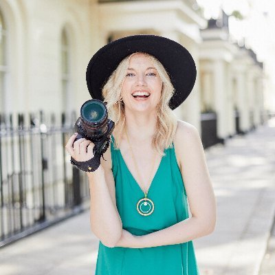 Brand Photography for entrepreneurs wanting to show their passion & personality
Seasonal Edit® - 12 months of images that deeply align with your marketing plan