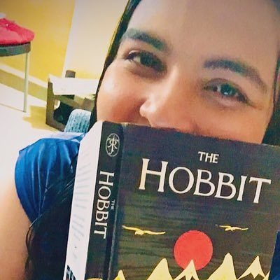 Trying to get back into the reading world after a long slump. There isn't anything better than a book in one hand and a coffee/tea in the other! she/her