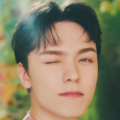 chwevernient's profile picture. expect late to no replies • JHS Stem • don't spam mssg • flexible budg