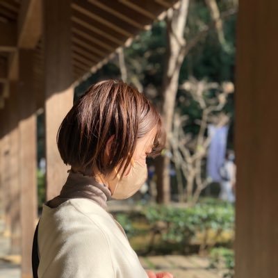 23(98~99)/Webデザイン・動画編集勉強中📖✏ /金融機関→フリーランス目指してます🙋♀️/LIKE→King Gnu👑🐃 /BTS/犬/猫/食べる事/食べるの好きだけど半年で-15㌔痩せました🔥
