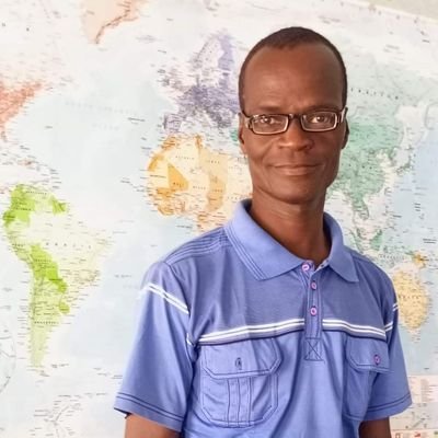Écrivain, félicité et encouragé par Macron, les Nations Unies et précédemment par Hollande, pour ses initiatives et ses ouvrages.
Coordonnateur d'ONG