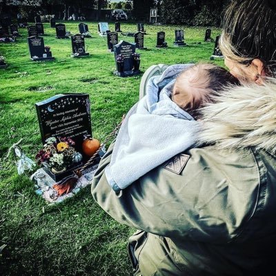 Mum to 👼 Wynter Sophia 🦄 and Bowie George 🚀 baby loss advocate ❤️ #babyloss #maternitysafety #childloss 🏡 Based in Oxford connection to Nottingham ❤️