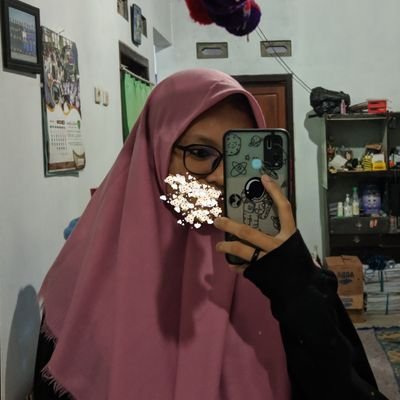 nasyahiid's profile picture. 