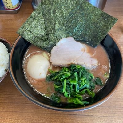 ただ大好きなラーメンを食べたことを書くアカウントです！全然ラーメンに詳しくはないので ただただ喜びをツイートしてます #わかめの党 無言フォローすいません 週一でラーメンの予定が明らかに収まってないです フォローさんへの返信が遅くなりがちでスイマセン 大分県佐伯市出身