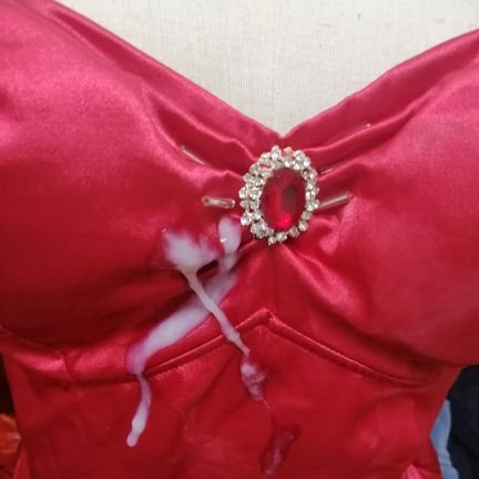 a121032125's profile picture. 喜欢cos,古装，礼服等丝滑的衣服