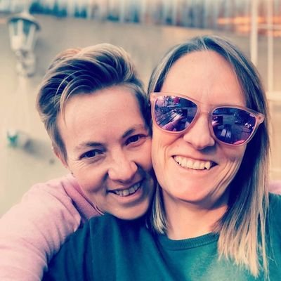 Firstly a mom and wife, also a little curious and rather gay, like food and trying to be as healthy as possible. 🏳️‍🌈🇿🇦👩‍👩‍👧