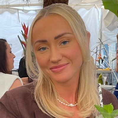 Speech and Language Therapist 🦋✨ currently working in a specialist school and college for young people with language disorders 💜 (she/her)