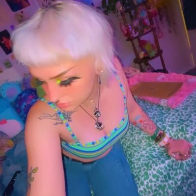 🪴 • he / they • 22 • switch • enby • queer 🏳️🌈 ✨♊️ NSFW 18+ 🔞✨• blm • acab •✨