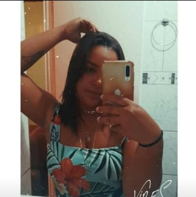 ‘  Happiness guide me. 🌻.  📍 Rio de Janeiro , Brasil 🇧🇷     🙎🏻‍♀️ 27 anos            ♈️ Ariana.     📿. Umbandista.           🌻  Filha de Oxum .
