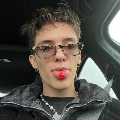 noshgrr's profile picture. in this world, its just us