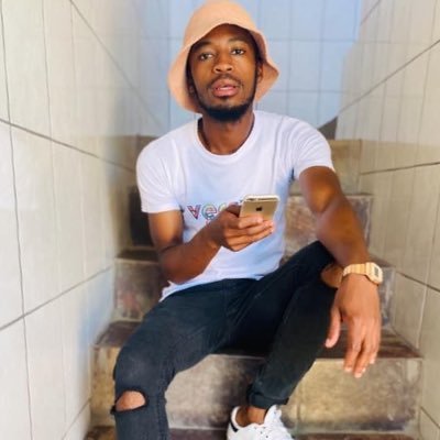 LurhFlex_sa's profile picture. • Unizulu Alumni 👨‍🎓 Bcom Economics and Business management.