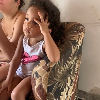 quenga sai pra lá, q eu gosto só das tchukas