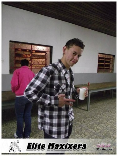 O tipo garanhão
　　não apenas conquistador ,
mais aquele qe vc não
　　precisa lembra , porque
NUNCA² vai esqueçer (ý³)