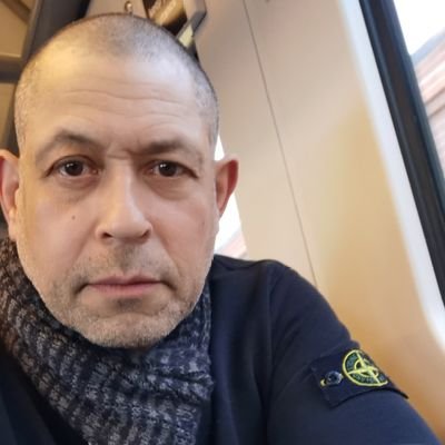 Dockworker/ShipFixer/Punk Rock afficianado/Skinhead/Lover of Oi! music/tattoos/eastlondonite/bolloxblogger/proud father of 3/Cockney Reject/⚒️✊⚒️/VicTavern