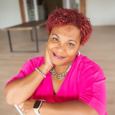 Verolingo's profile picture. Communicator and Translator by Design. Networker and Volunteer by Personality. Foodie and Traveller by Passion. Family Gal and Friend by Heart. My thoughts only