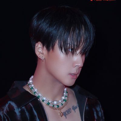 RAVI / 라비