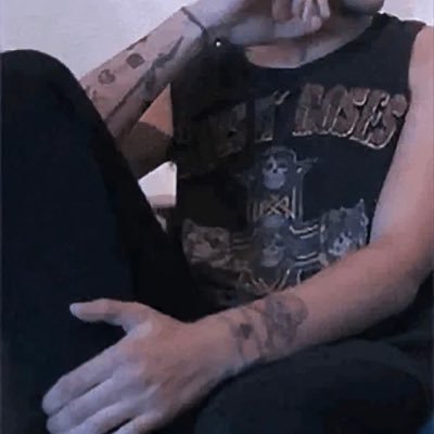 “I need you and you need me” || 23 yo, minors dni || SOLO LOUIE || bl