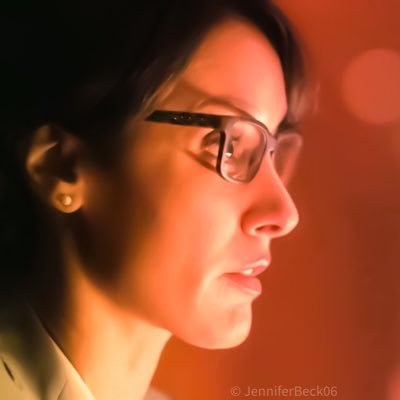 JenBeShip's profile picture. A Jennifer Beals stan account. 🎭