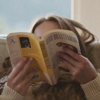 #booktwt - she/her - 20
📚 random book i picked everyday