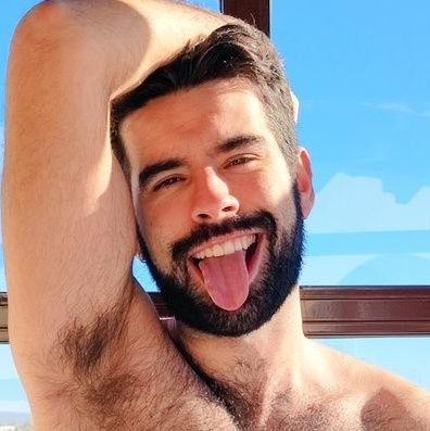 Nunca me hagas hablar de mí, me contradigo. Al menos sé que soy hipocondríaco, eurofán y DirActor. Lo sé, nadie es perfecto, aunque a veces lo parezca.