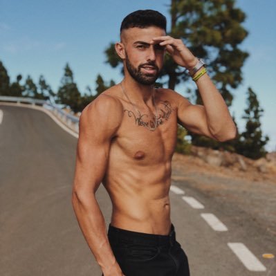 Mucho deporte, ganas a las cosas y vibras hasta la médula .Quizás esté loco pero sin miedo a soñar 🥊🏋🏻♂️🏃🏻♂️|⛰ 🌊 | 🌍 🗺