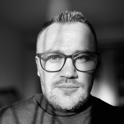 vladdirle's profile picture. 